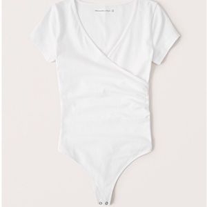 ABERCROMBIE & FITCH Short-Sleeve Wrap Bodysuit
